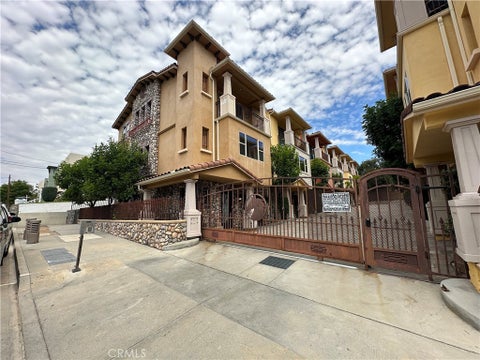 Photo of 10121 W Amber Court, Tujunga, CA 91042 (MLS # SW26172511)