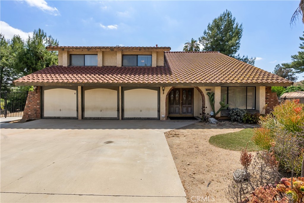 17656 Mockingbird Hill Circle