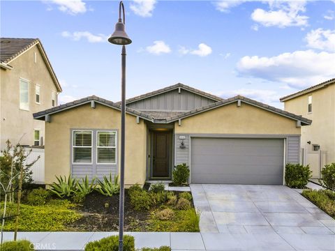 Photo of 18140 Luna Way, Saugus, CA 91350 (MLS # SR25221245)