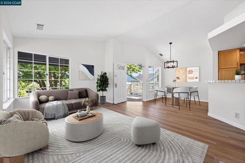 Photo of 401 Stinson St St #3, Vallejo, CA 94591 (MLS # 41130367)