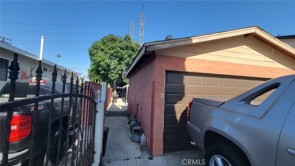 9306 Parmelee Avenue, Los Angeles CA 90002