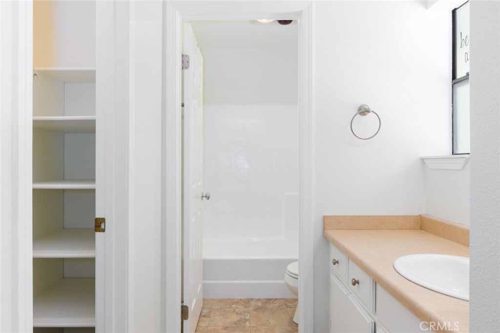 Kellogg Terrace (KELT) - Residential Lease