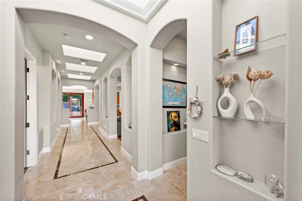 203 Calle Potro