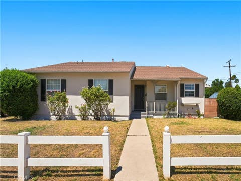 Photo of 7355 Donna Avenue, Reseda, CA 91335 (MLS # OC26157747)