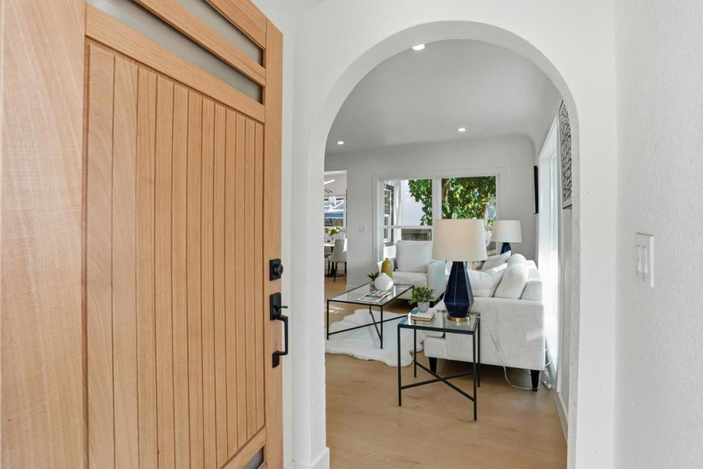 112 S Cragmont Avenue