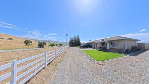 Photo of 4790 Pacheco Pass Highway, Gilroy, CA 95020 (MLS # ML82045550)