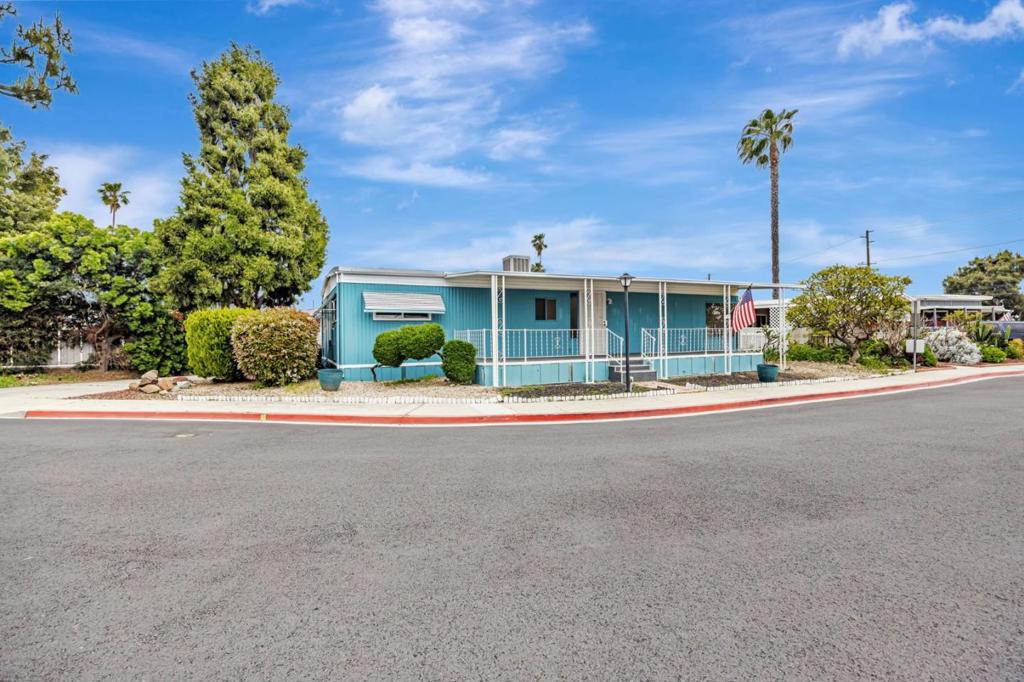 2755 Arrow Highway