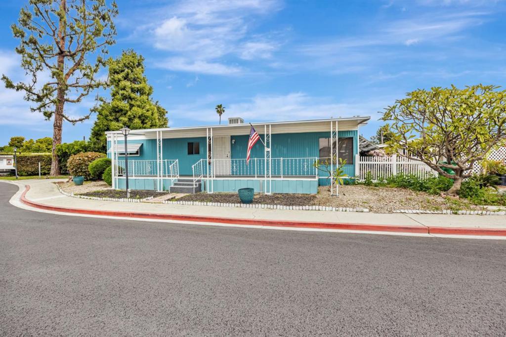 2755 Arrow Highway