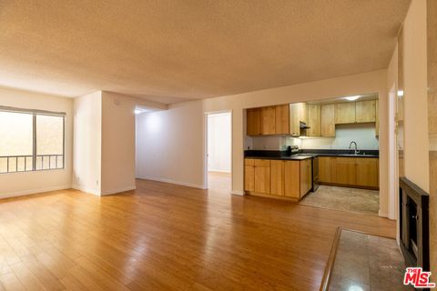 Photo of 1033 6TH Street #304, Santa Monica, CA 90403 (MLS # 25594057)