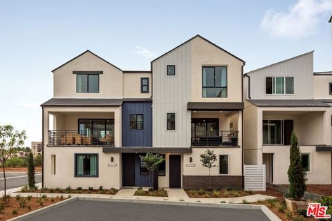 Photo of 1690 Coral Sea Lane, San Pedro, CA 90732 (MLS # 25583879)