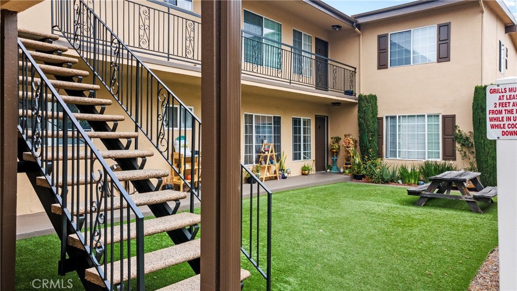 3723 Artesia