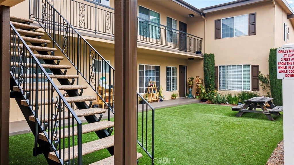 3723 Artesia