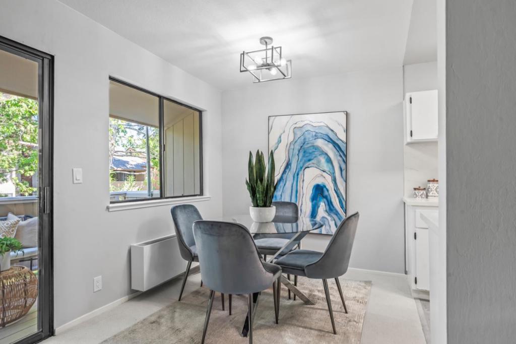 978 Kiely Boulevard E