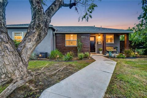 Photo of 6830 Bothwell Road, Reseda, CA 91335 (MLS # SR26105005)