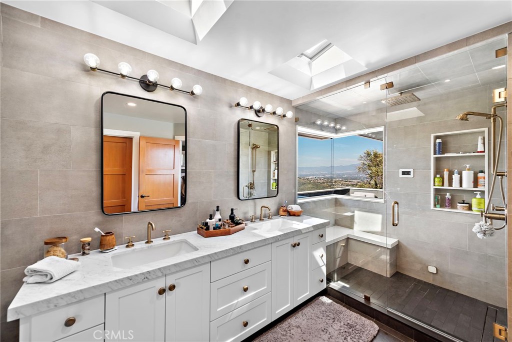 Top Of The World (TOW) - Residential Lease