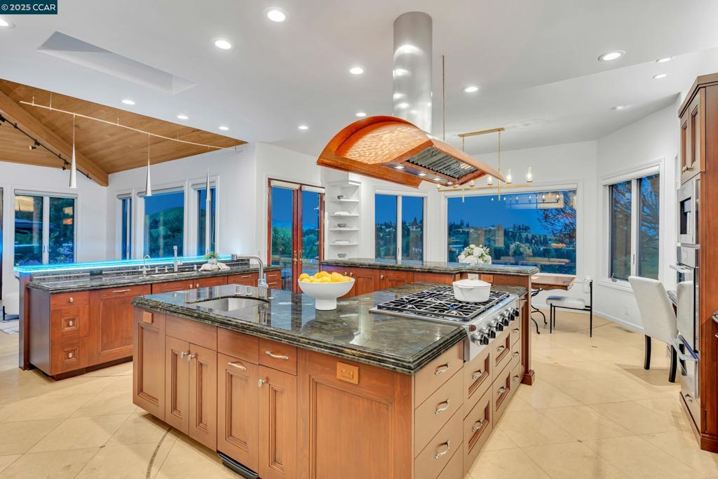 BLACKHAWK COUNTRY CLUB - Residential