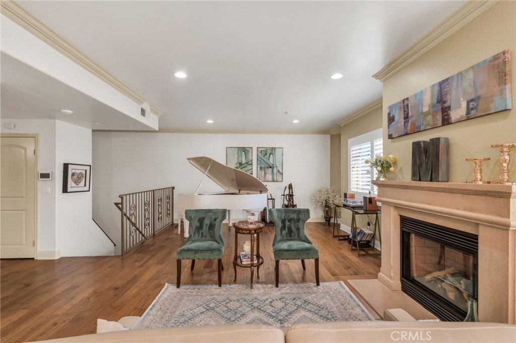 Properties 3 11540 Moorpark Street 403