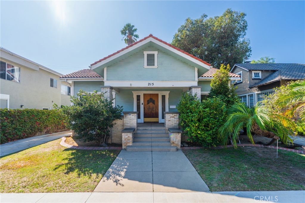 Trust sale with no court confirmation required. True 1923 Craftsman in a prestigious neighborhood in Belmont Heights. Extraordinary craftsmanship from the period and waiting for a new owner to upgrade and personalize. Close to the nightlife, restaurants and shops of 2nd street and close proximity to the beach, the Belmont pier and downtown Long Beach. Downstairs there is 3 bedrooms and 1 bathroom, formal dining room, living room and kitchen with breakfast area. Upstairs is a separate apartment with 1 bedroom, kitchen, 1 bathroom, attic and large flex room that can be converted to another bedroom. 2 car garage off the alley with additional on-site parking available on the front driveway. Lot size is 6500 on a 50X130 parcel. Buyer and buyer's agent to verify all information.