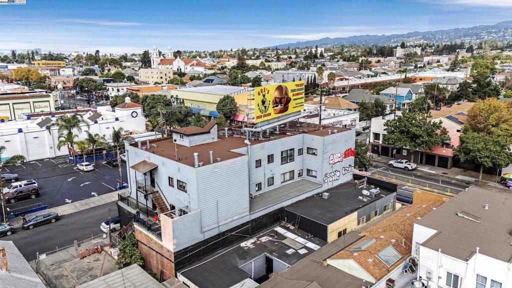 FRUITVALE - Residential Income