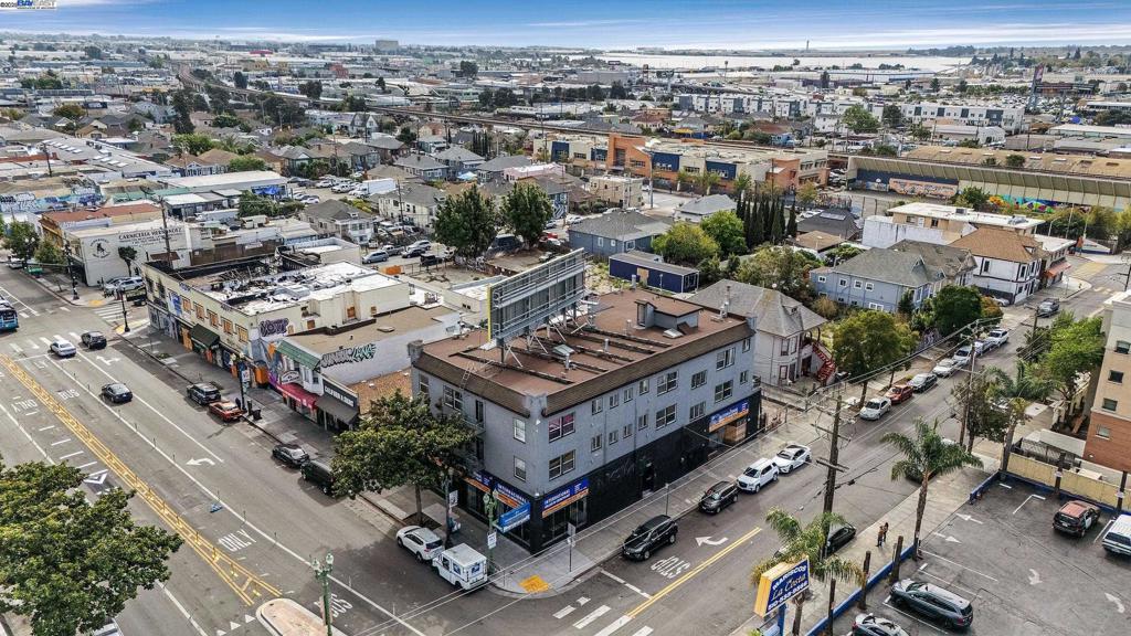 FRUITVALE - Residential Income