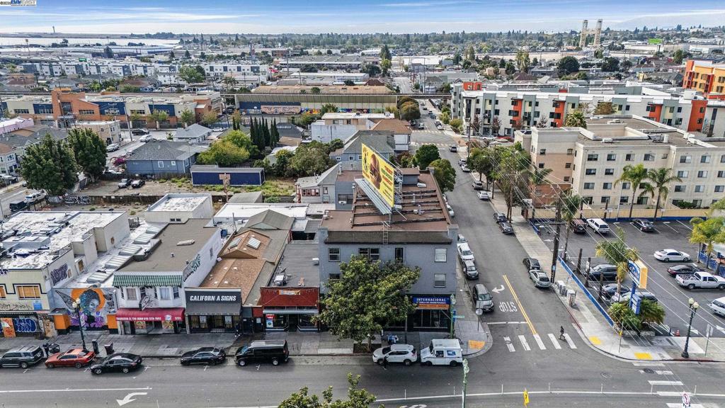 FRUITVALE - Residential Income