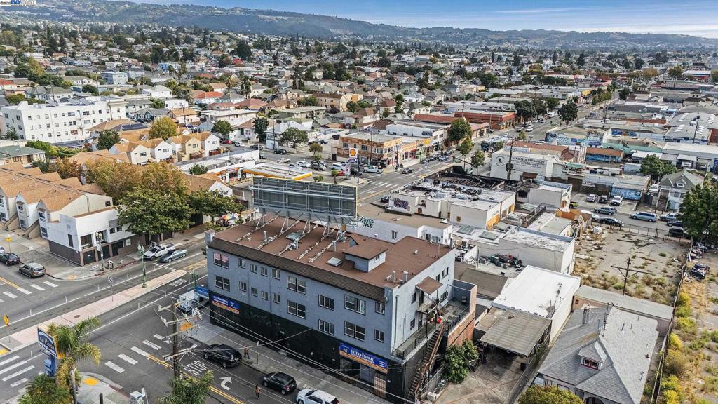 FRUITVALE - Residential Income