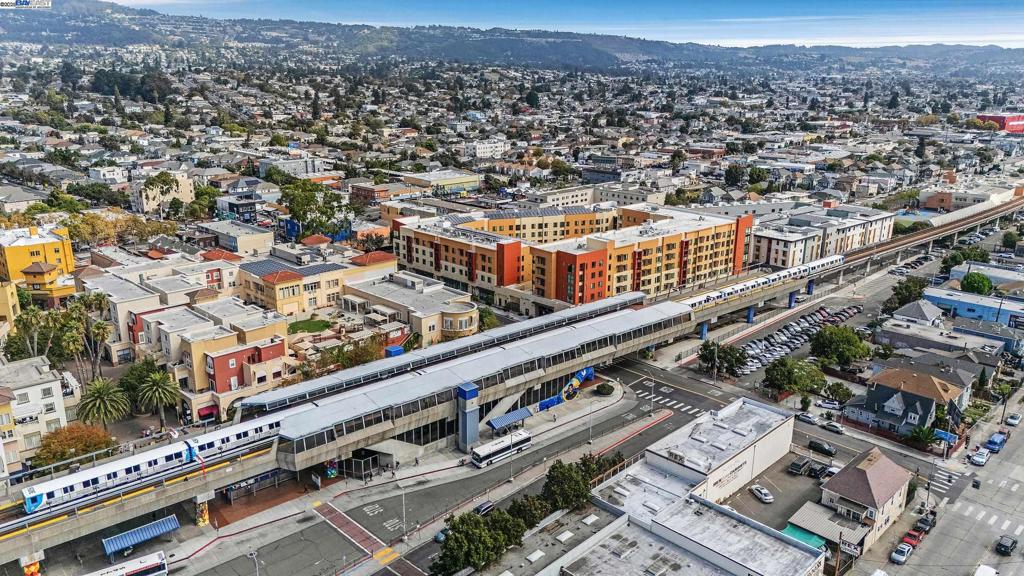 FRUITVALE - Residential Income