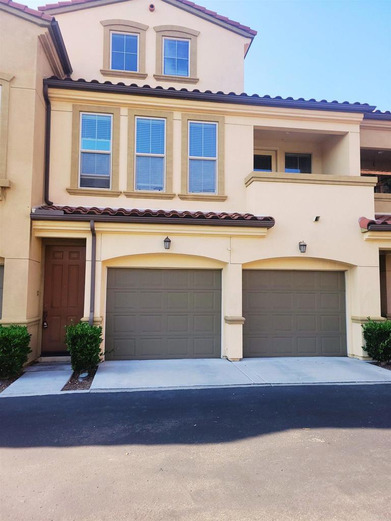 Sorrento Terrace Executive living! 1 Bed Room 1 Bath with a Loft. Semi Furnished. Newer Condo with Balcony. Granite Counters & Stainless Appliances in Kitchen. Washer dryer Combo in Laundry Closet. Move in Ready. This will not last.