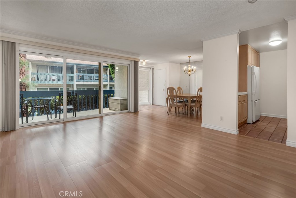 Properties 4 635 S Prospect 102