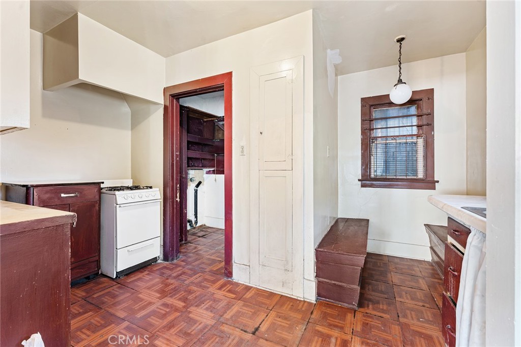 272 S Burlington