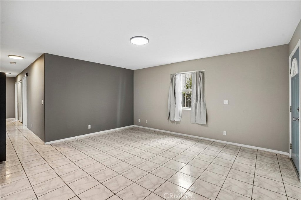 1503 W Adams