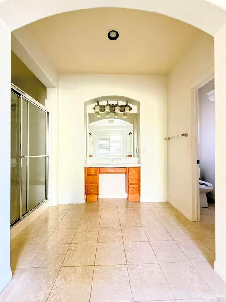 San Marcos, California 92078, United States, 5 Bedrooms Bedrooms, ,5 BathroomsBathrooms,Residential,Active,211489