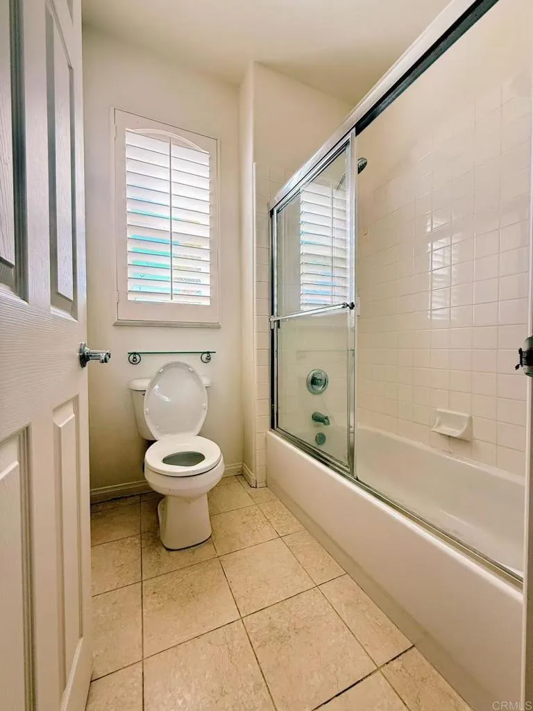 San Marcos, California 92078, United States, 5 Bedrooms Bedrooms, ,5 BathroomsBathrooms,Residential,Active,211489