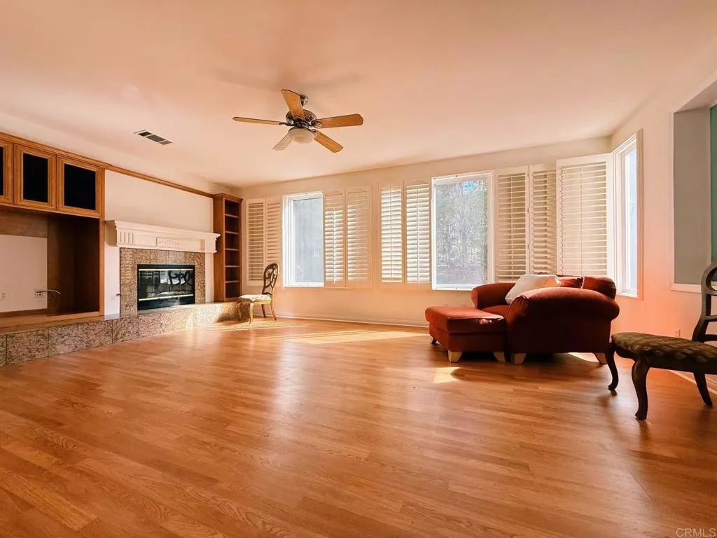 San Marcos, California 92078, United States, 5 Bedrooms Bedrooms, ,5 BathroomsBathrooms,Residential,Active,211489