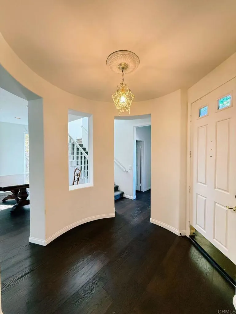 San Marcos, California 92078, United States, 5 Bedrooms Bedrooms, ,5 BathroomsBathrooms,Residential,Active,211489