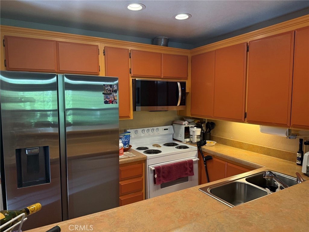 7890 17 P E Spring Street 17P