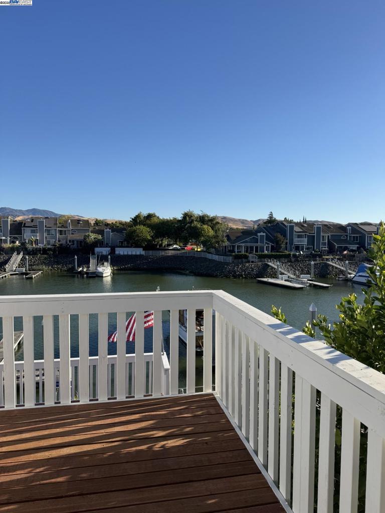 NEW YORK LANDING - Residential