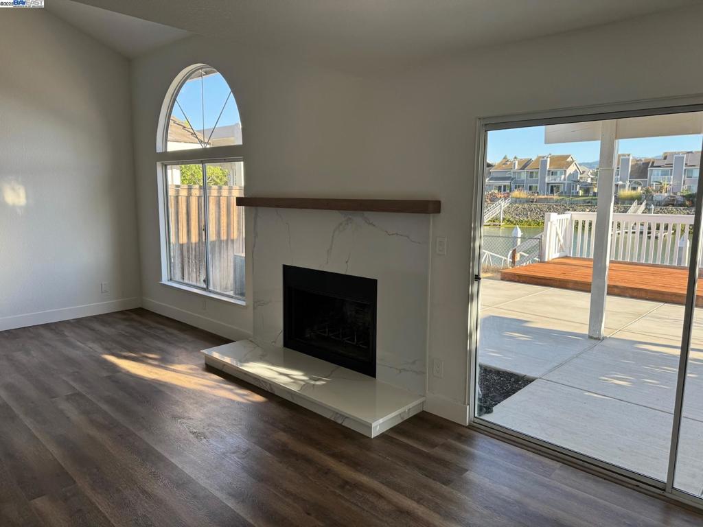 NEW YORK LANDING - Residential