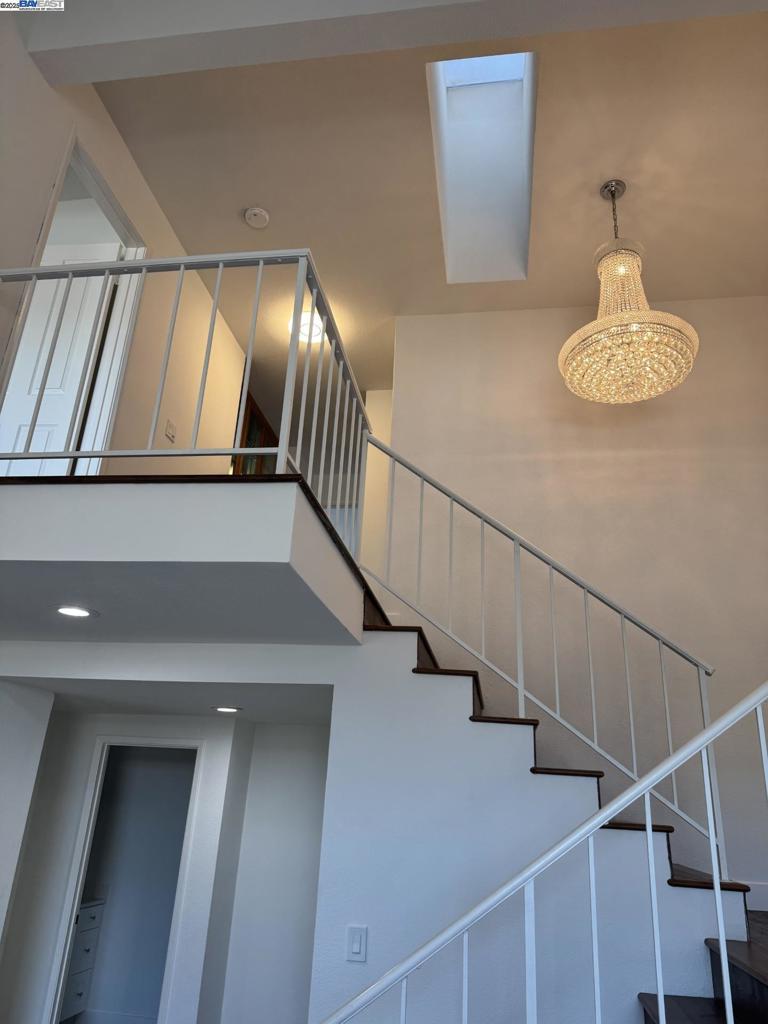 NEW YORK LANDING - Residential