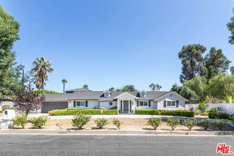 Photo of 19321 Santa Rita Street, Los Angeles, CA 91356 (MLS # 26867451)