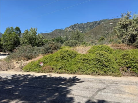 Photo of 23680 Hillview Road, San Bernardino, CA 92404 (MLS # OC26203241)