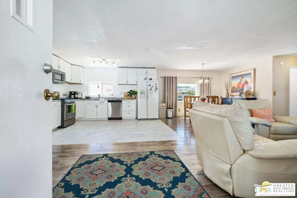 Cathedral City, California 92234, United States, 3 Bedrooms Bedrooms, ,2 BathroomsBathrooms,Residential,Active,162690