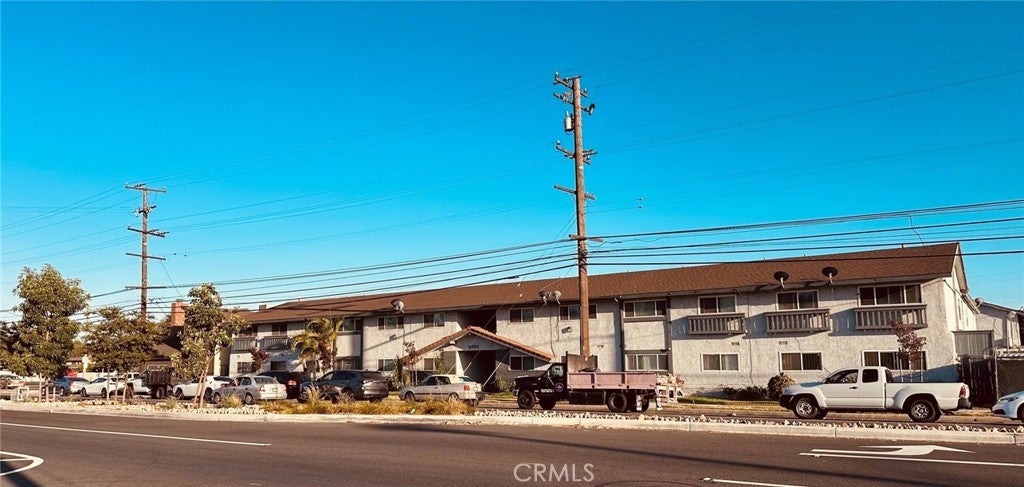 2890 E Artesia 42