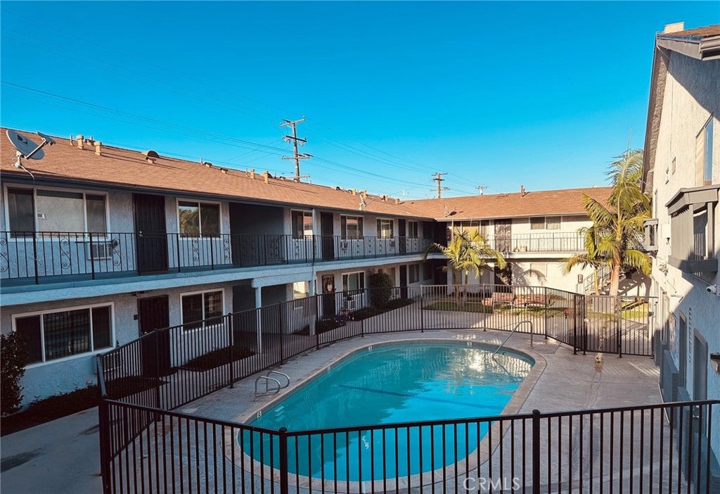 2890 E Artesia 42
