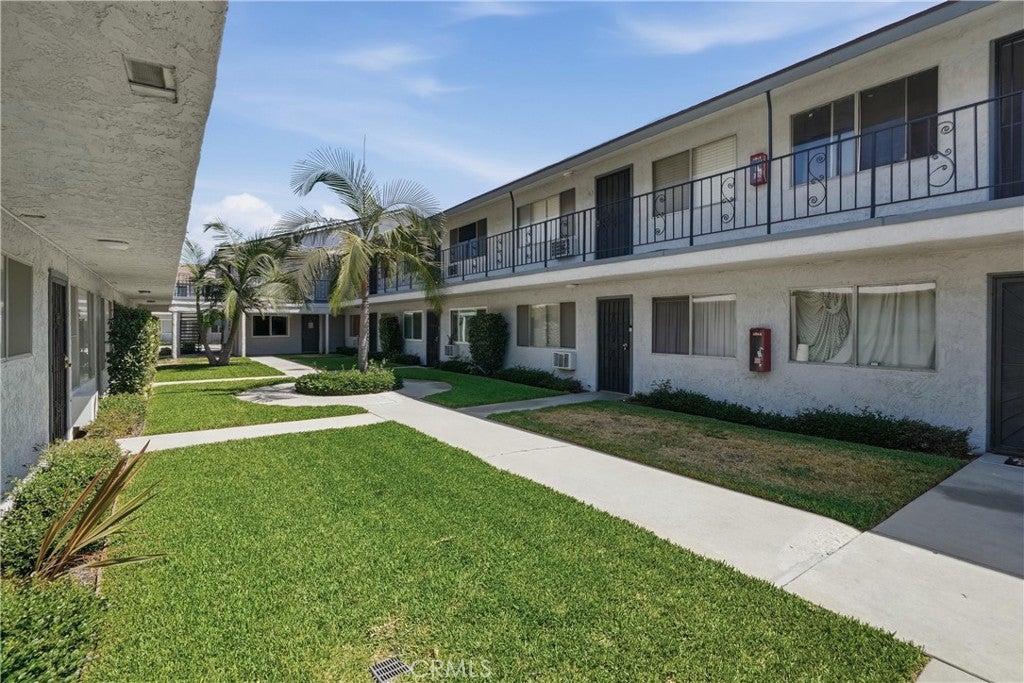 2890 E Artesia 42