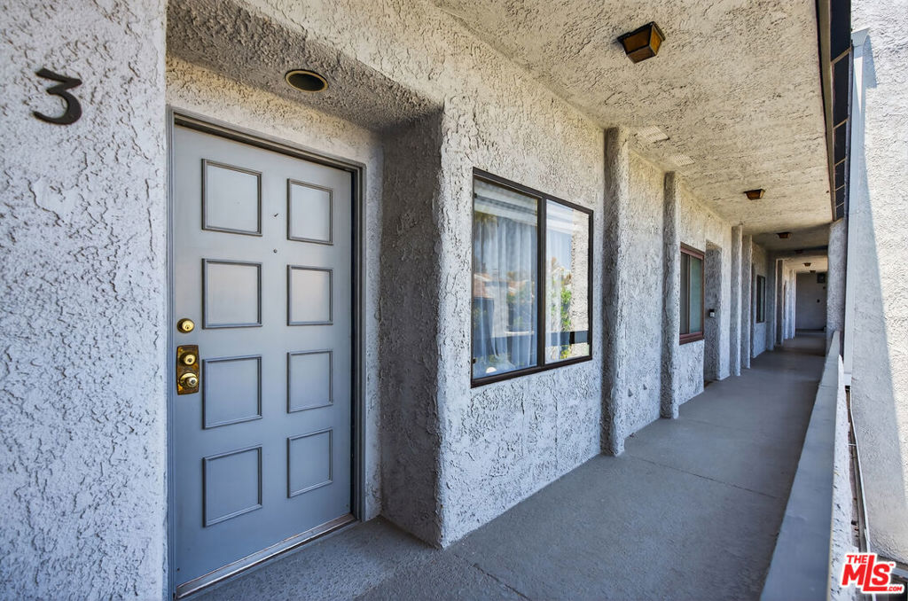 1920 Pandora Avenue 3