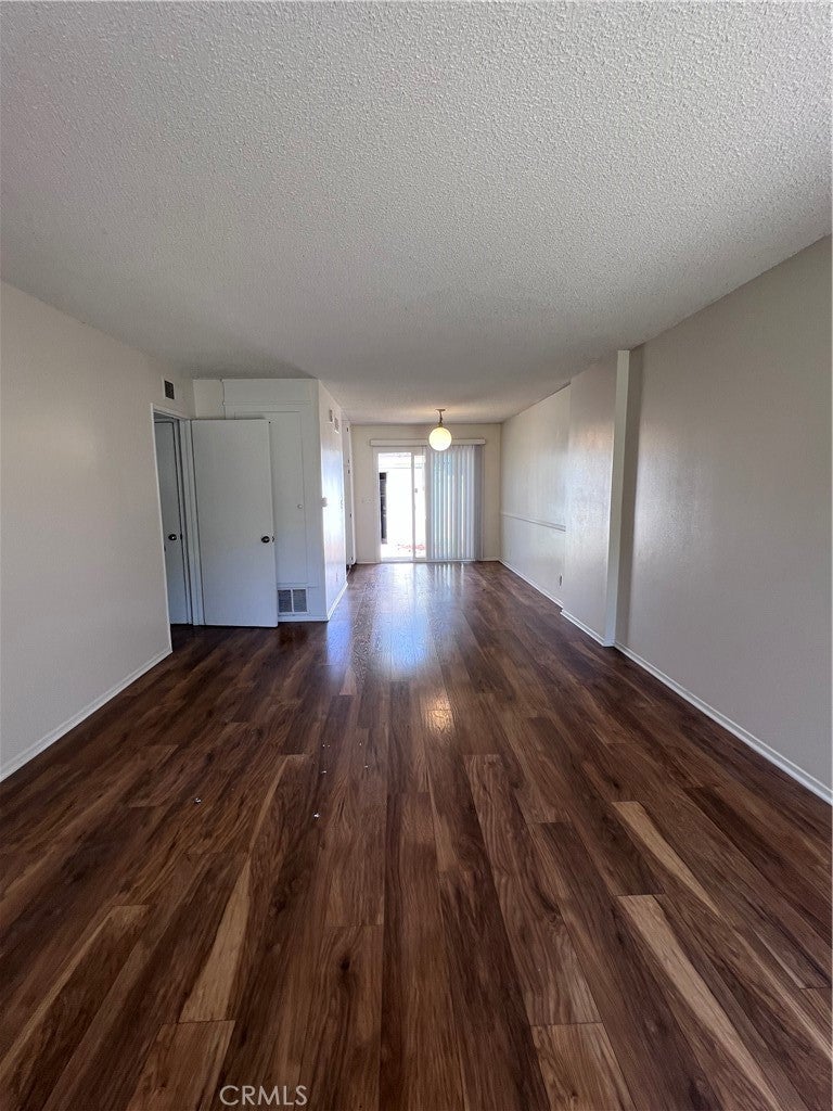 8221 GINNIS Green