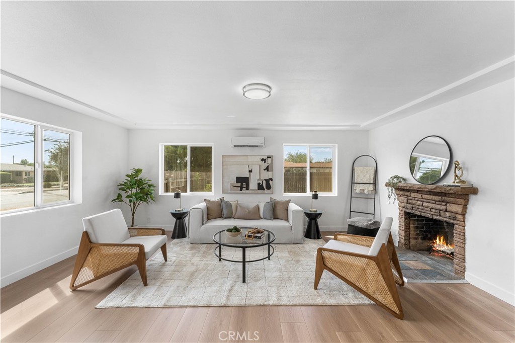 173 W 8th St, Upland – Fully Remodeled 2 Bed / 1 Bath Home!
Move-in ready and completely remodeled, this charming single-story features 2 bedrooms, 1 bathroom, new interior and exterior paint, new roof, new floors, new kitchen, and more! Enjoy an open floor plan with a bright living room, modern kitchen with quartz counters & stainless steel appliances, and a beautifully updated bath. The spacious yard and 2-car garage offer great potential for an ADU. Conveniently located near schools, parks, shopping, and freeways — this home is truly turnkey!