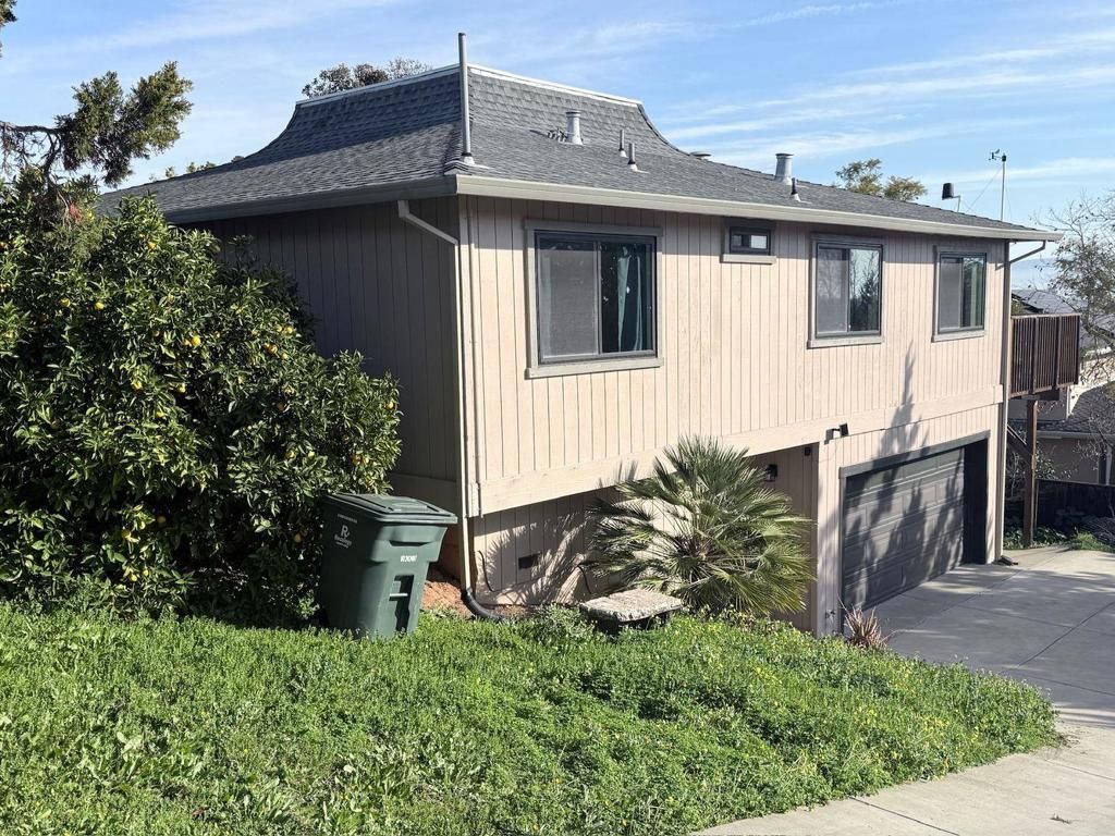 Photo of 10150 Hillcrest Road, Cupertino, CA 95014 (MLS # ML82039767)