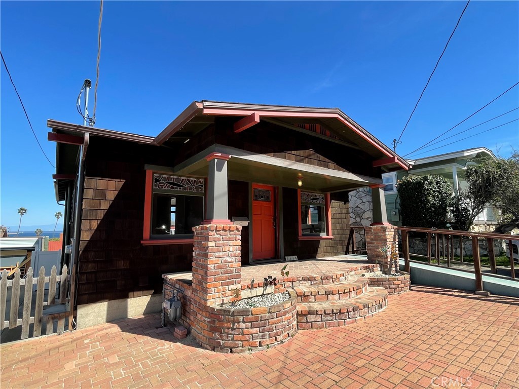 3516 S Kerckhoff Avenue